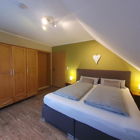 Lindner Ferienwohnungen Und Doppelzimmer Фихтелберг Екстериор снимка